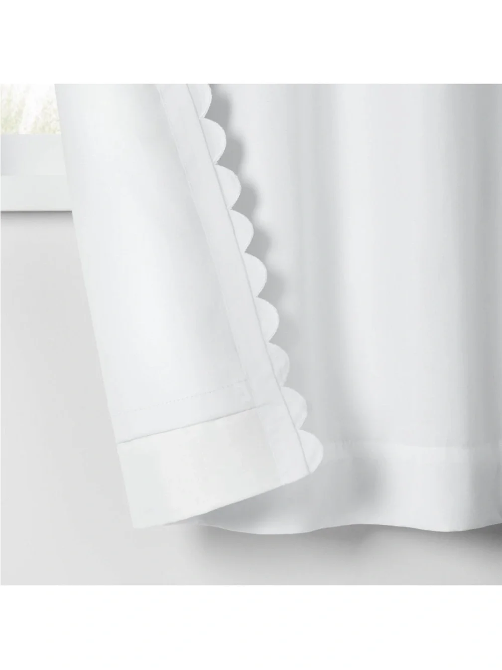 NWT Pillowfort Blackout Curtain- Cream Scallop 42”x84”